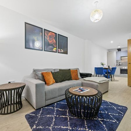 Stylish & Spacious Salford Quays One Bedroom High Floor Apartment With Balcony Manchester Exterior foto